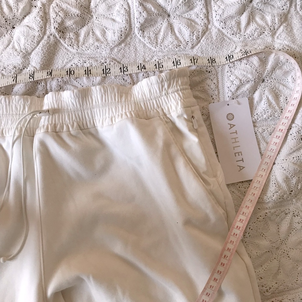 NWT Athleta wide leg sweatpants cropped white cream XL triumph hybrid capris - Picture 12 of 16